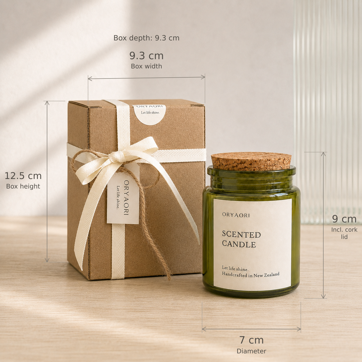 ORYAORI 180 g candle size guide: jar 7 cm diameter and 9 cm high including cork lid; box 9.3 cm wide, 9.3 cm deep and 12.5 cm high.